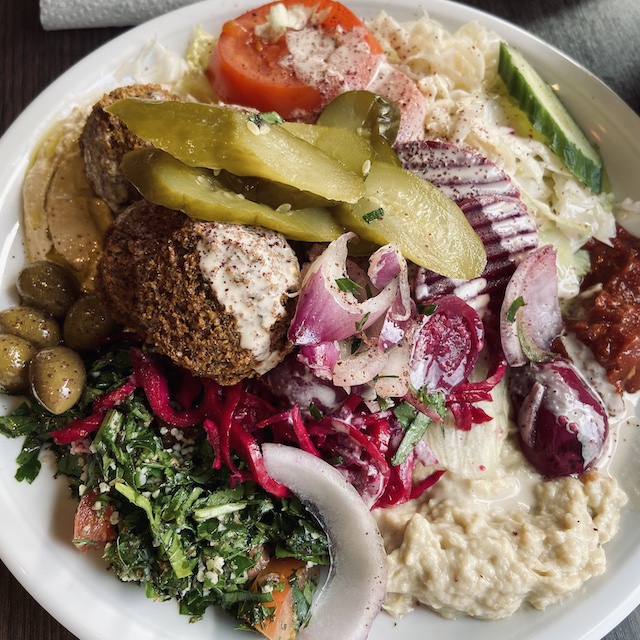 Inexpensive vegan Falafel plate in Munich's Viktualienmarkt 